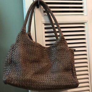 Leather woven shoulder bag tan